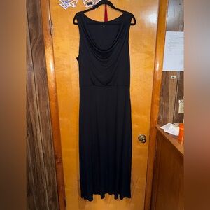 Simply Vera Vera Wang Black Maxi Dress